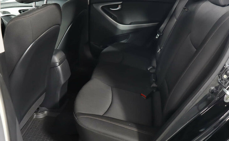 Hyundai Elantra - Фото 8