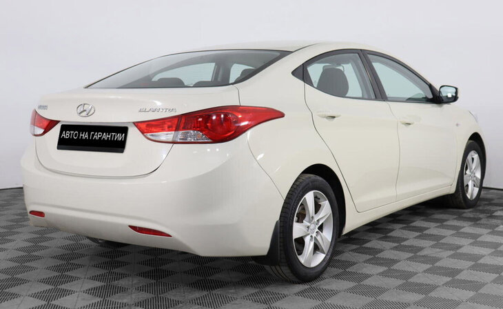 Hyundai Elantra - Фото 2