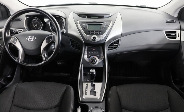 Hyundai Elantra - Фото 5