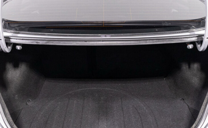 Hyundai Elantra - Фото 10