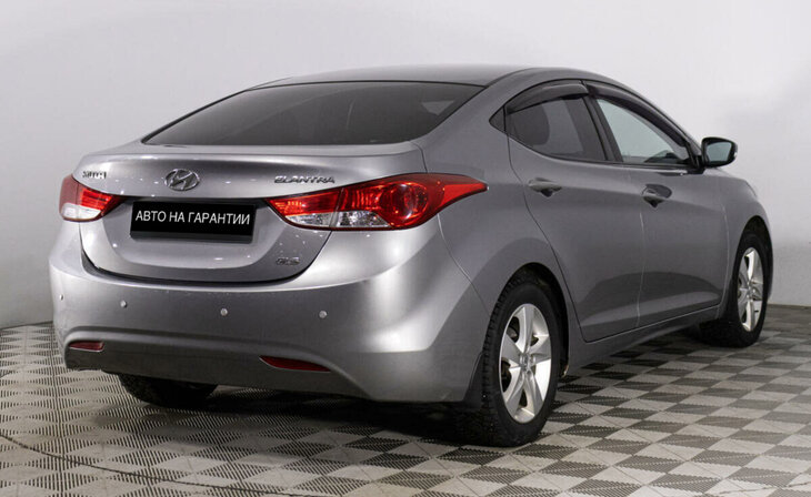 Hyundai Elantra - Фото 2