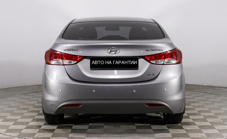 Hyundai Elantra - Фото 3