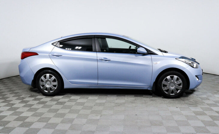 Hyundai Elantra - Фото 3