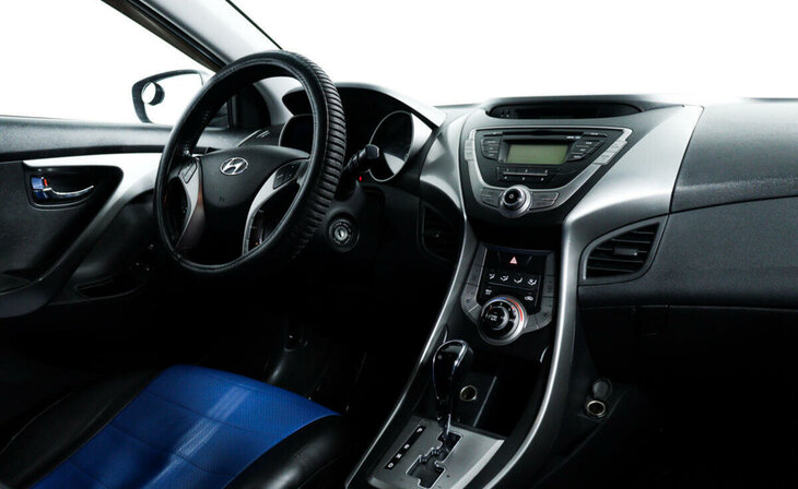 Hyundai Elantra - Фото 7