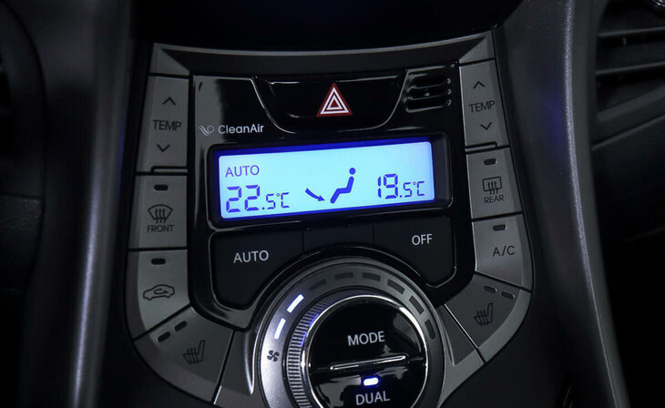 Hyundai Elantra - Фото 13