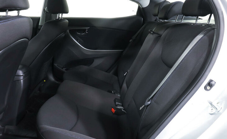Hyundai Elantra - Фото 15