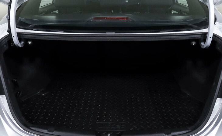 Hyundai Elantra - Фото 16