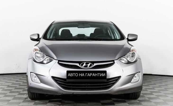 Hyundai Elantra - Фото 1