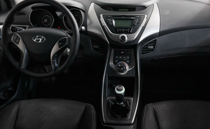 Hyundai Elantra - Фото 7