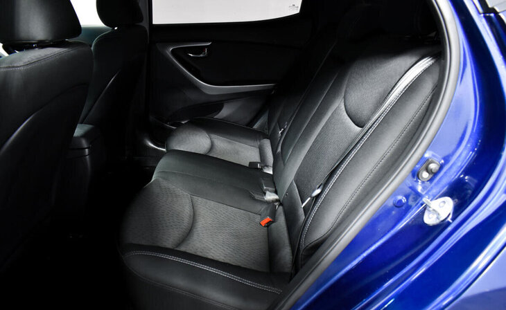 Hyundai Elantra - Фото 10