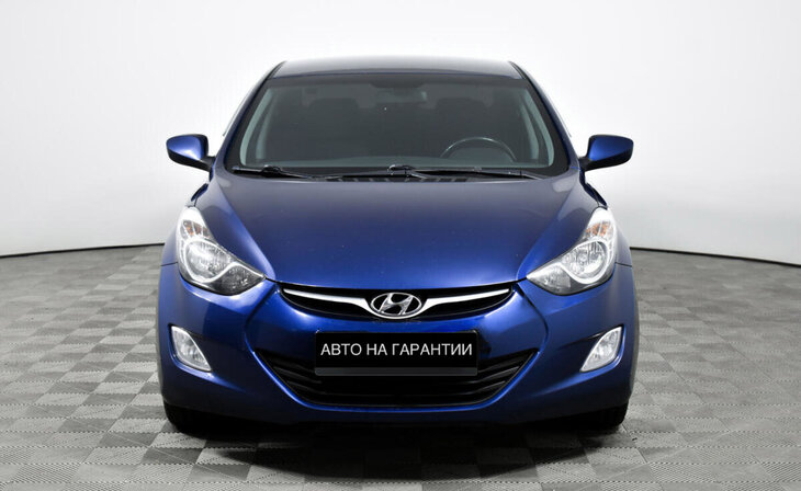 Hyundai Elantra - Фото 1