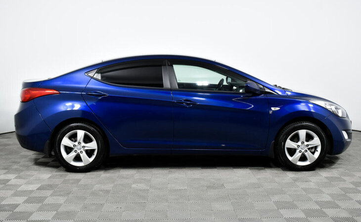 Hyundai Elantra - Фото 3