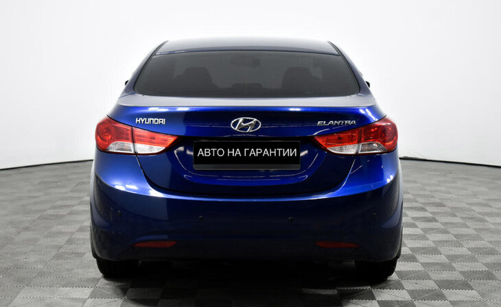 Hyundai Elantra - Фото 5