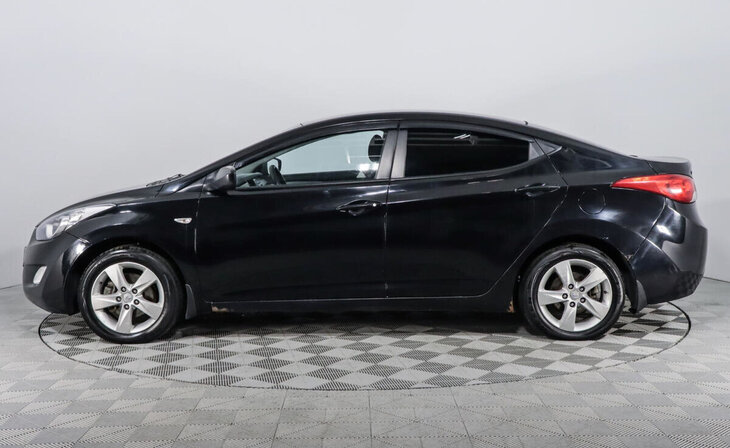 Hyundai Elantra - Фото 2