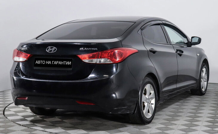 Hyundai Elantra - Фото 4