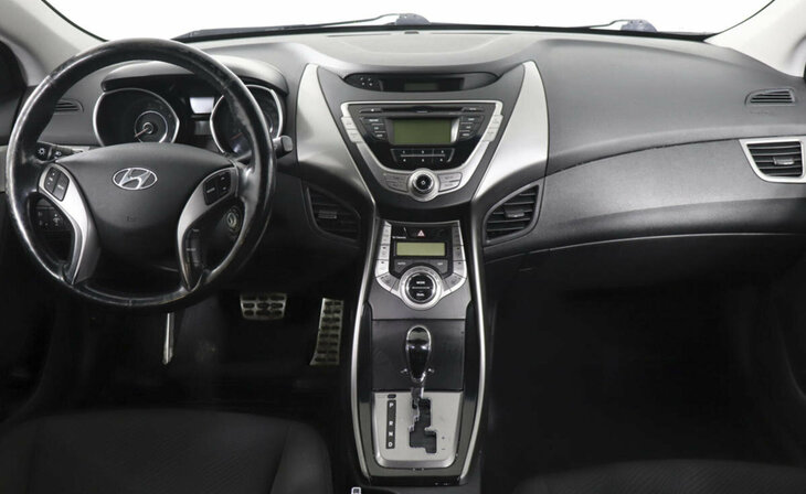 Hyundai Elantra - Фото 7