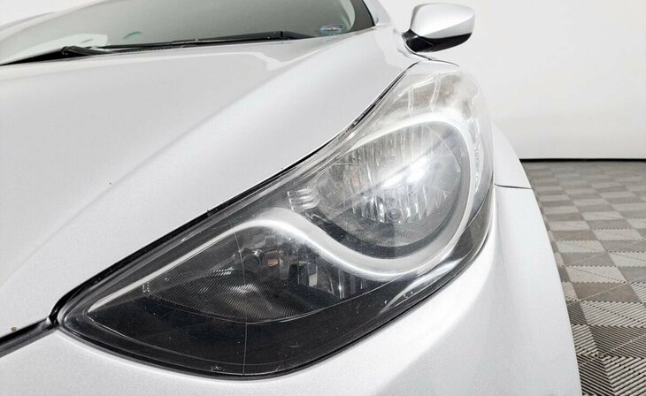 Hyundai Elantra - Фото 4