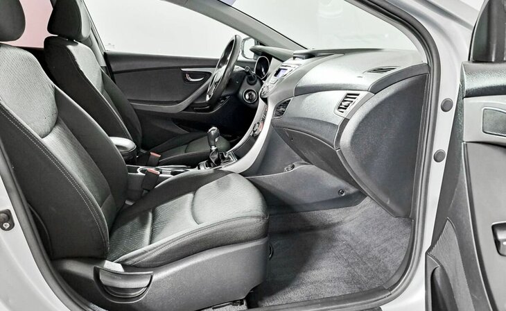 Hyundai Elantra - Фото 6
