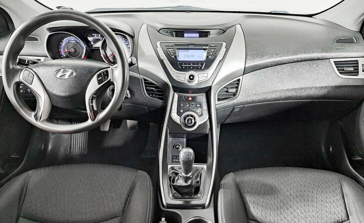 Hyundai Elantra - Фото 8