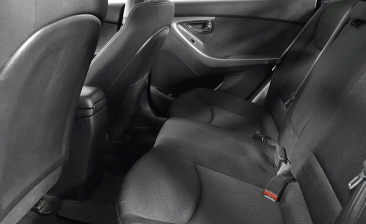 Hyundai Elantra - Фото 9