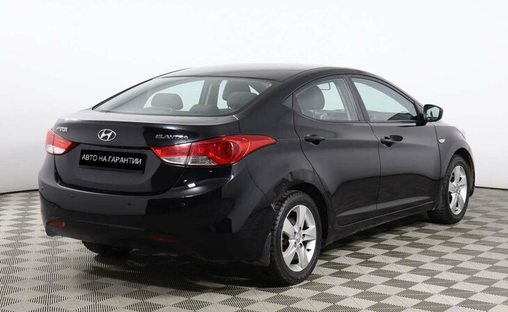 Hyundai Elantra - Фото 2