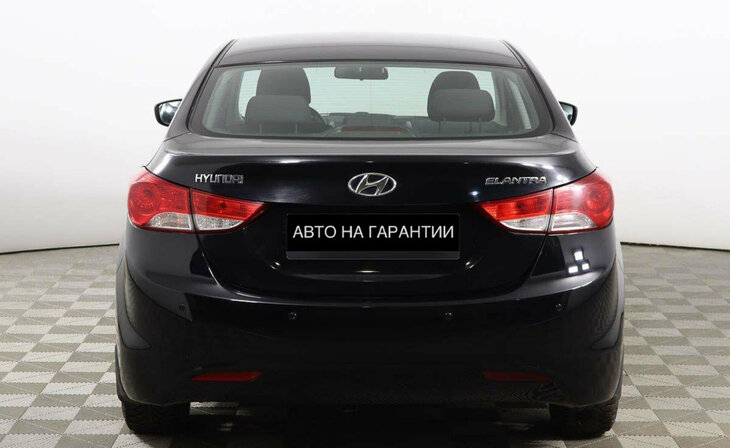 Hyundai Elantra - Фото 3