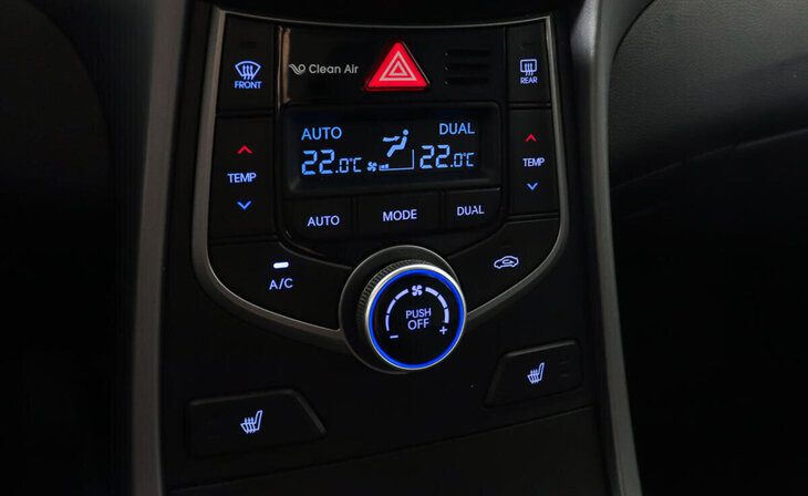 Hyundai Elantra - Фото 15