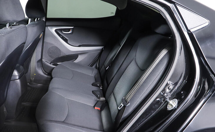 Hyundai Elantra - Фото 17