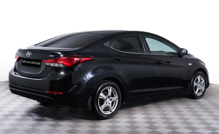 Hyundai Elantra - Фото 4