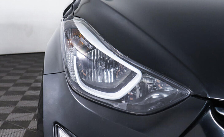 Hyundai Elantra - Фото 6