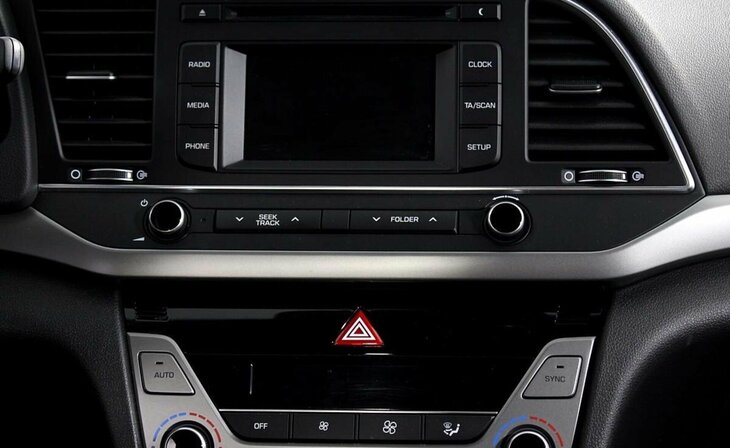 Hyundai Elantra - Фото 9