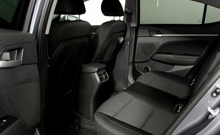 Hyundai Elantra - Фото 11