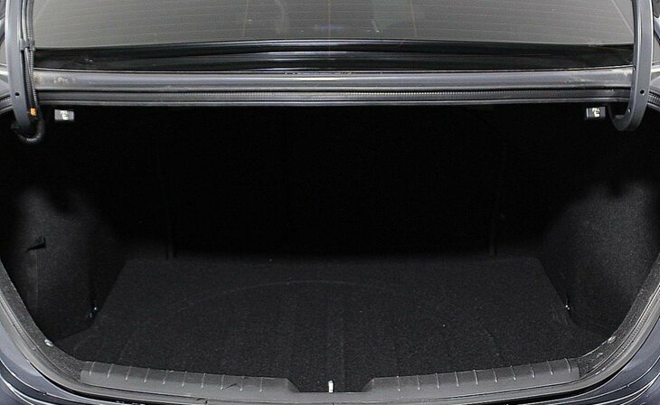 Hyundai Elantra - Фото 12