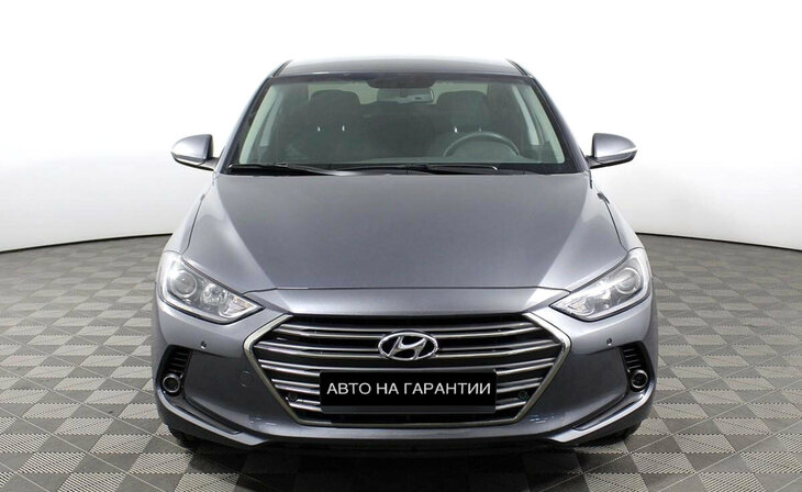 Hyundai Elantra - Фото 1