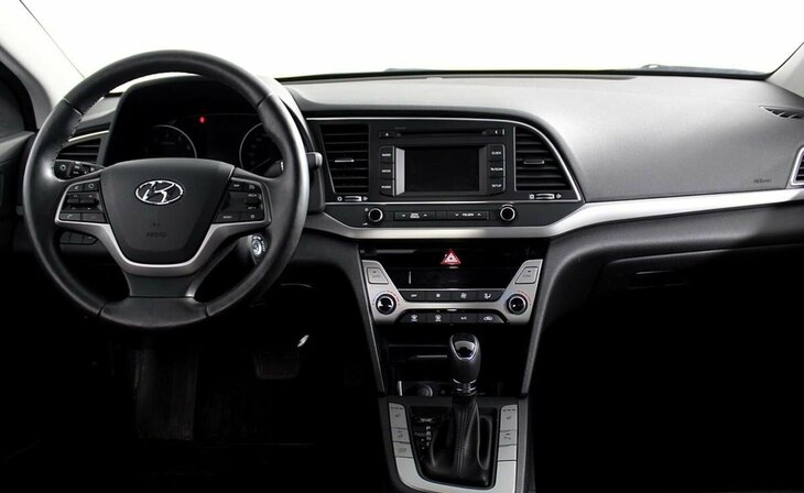 Hyundai Elantra - Фото 7