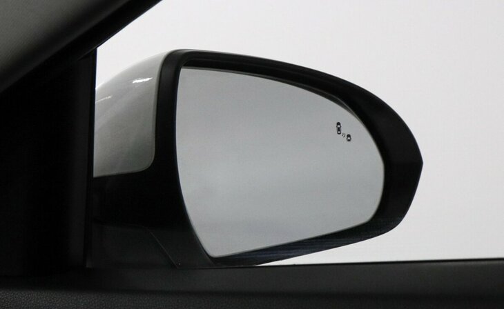 Hyundai Elantra - Фото 9