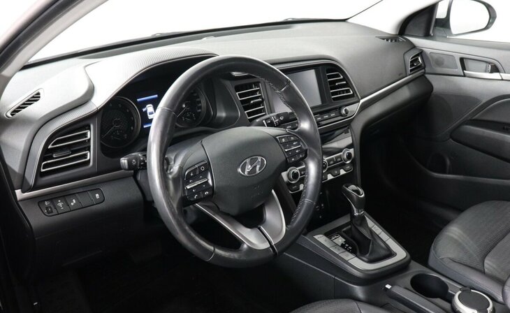Hyundai Elantra - Фото 5