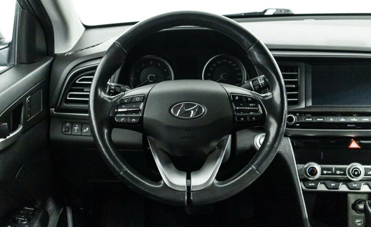 Hyundai Elantra - Фото 11