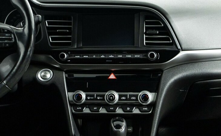 Hyundai Elantra - Фото 13