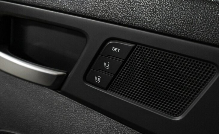 Hyundai Elantra - Фото 18