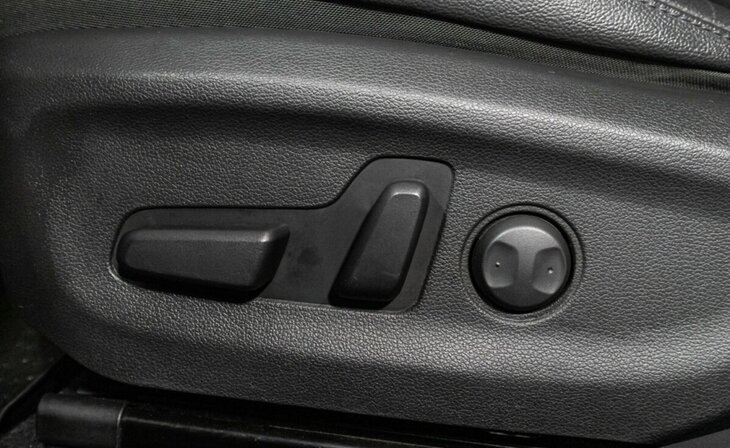 Hyundai Elantra - Фото 19