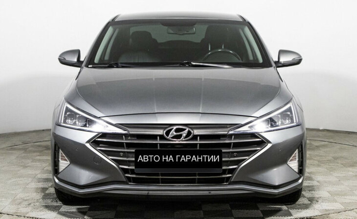 Hyundai Elantra - Фото 1