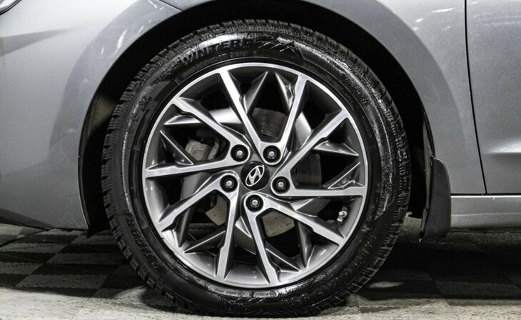 Hyundai Elantra - Фото 6