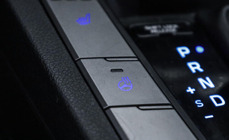 Hyundai Elantra - Фото 11