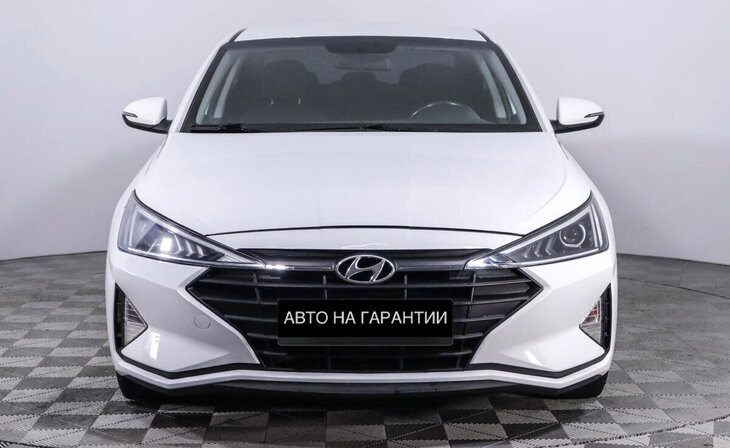 Hyundai Elantra - Фото 1
