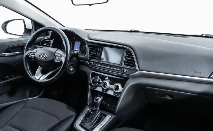 Hyundai Elantra - Фото 6