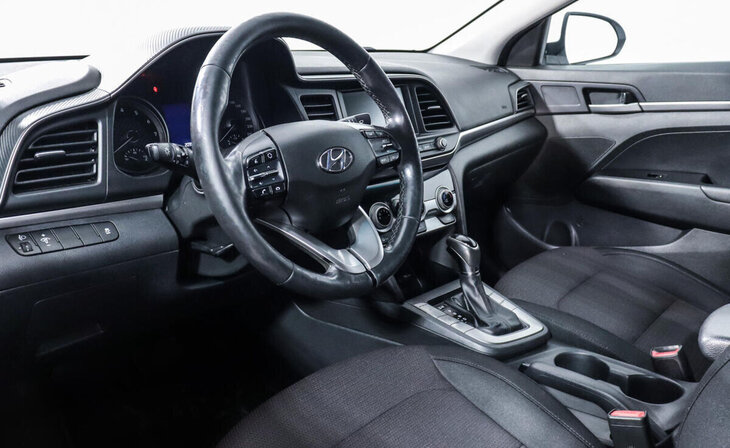 Hyundai Elantra - Фото 8