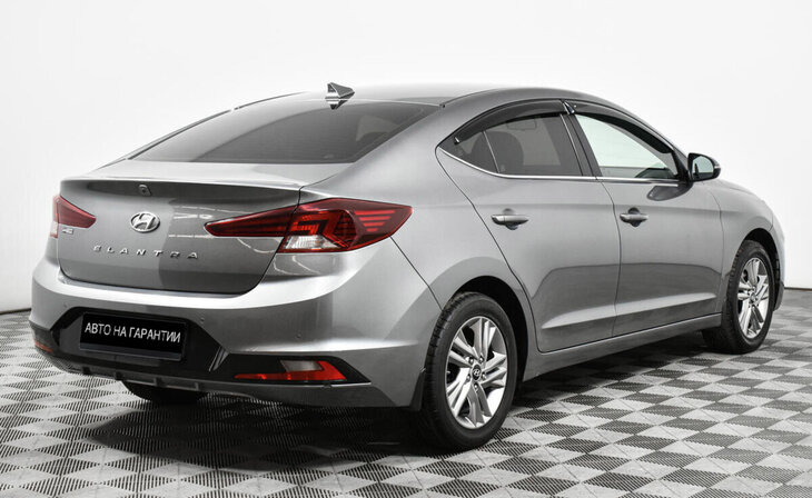 Hyundai Elantra - Фото 4