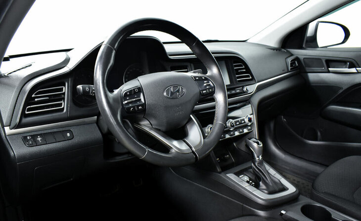 Hyundai Elantra - Фото 8