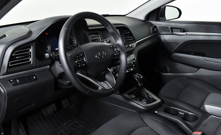 Hyundai Elantra - Фото 9
